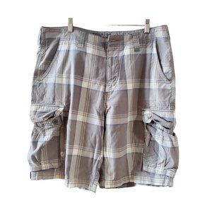 Old Navy Men's Favorite Klakis Broken In Cargo Shorts.‎ Size 36